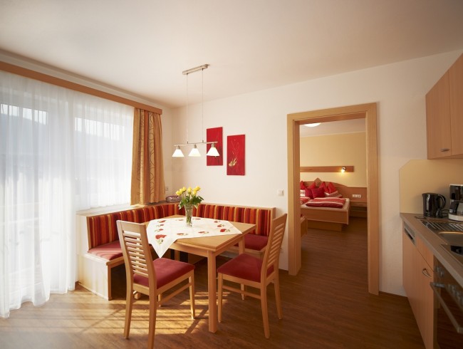 Wohnküche mit Esstisch